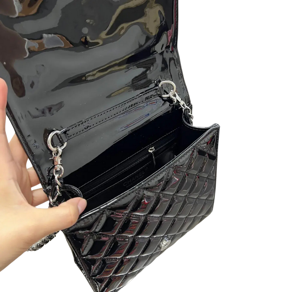 Chanel Small Shoulder Handbag - Image 3